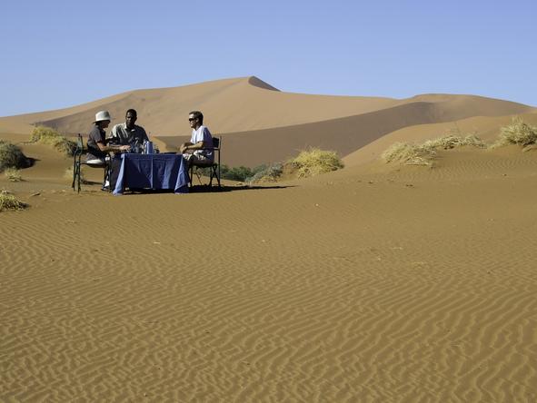 Little Kulala Lodge - meal on dunes